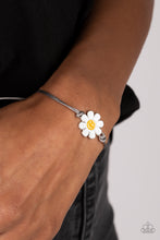 Load image into Gallery viewer, DAISY Little Thing Silver
