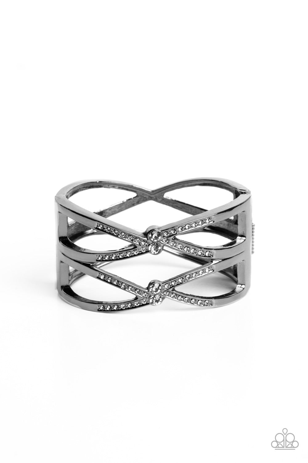 Entrancing Etiquette Black