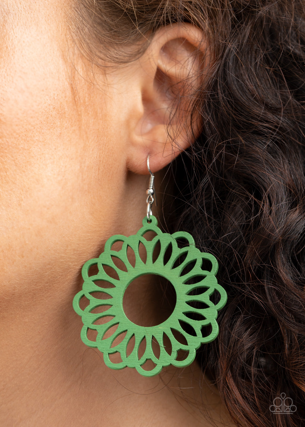 Dominican Daisy - Green Earrings