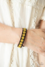 Load image into Gallery viewer, Wildflower Wayfarer - Yellow
